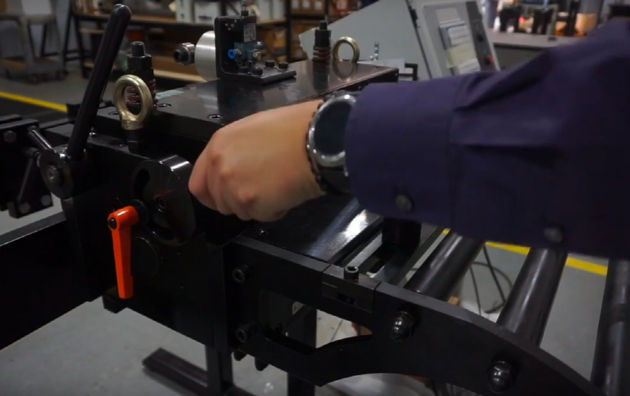 Hand fixing equipment
